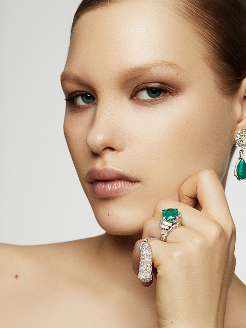 Серьги из белого золота с изумрудами и бриллиантами, 6