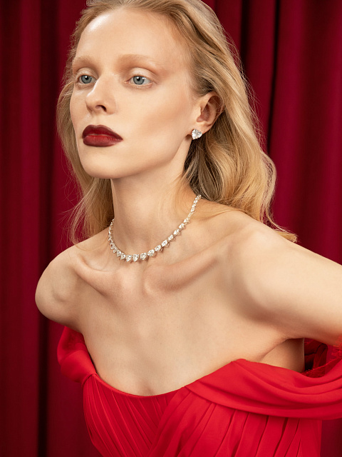 Колье из белого золота с бриллиантами в огранке «сердце», 4