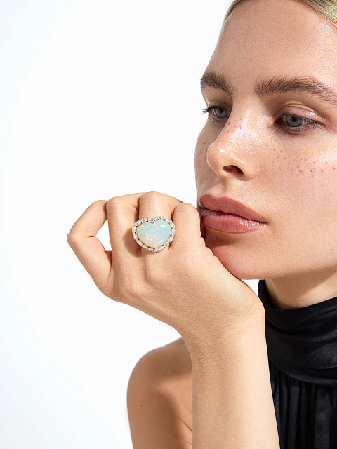 Кольцо с опалом и бриллиантами, 1