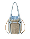 Плетеная сумка-ведро с голубой кожаной отделкой Плетеная сумка-ведро с голубой кожаной отделкой