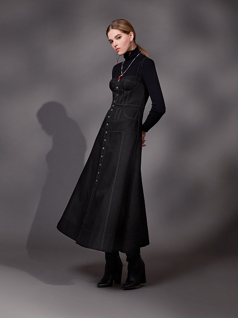 Черное платье-миди из денима с контрастными швами, 4