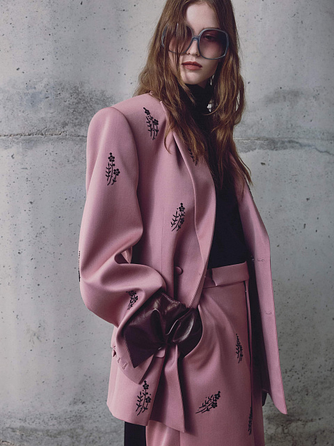 Жакет с вышивкой, 2