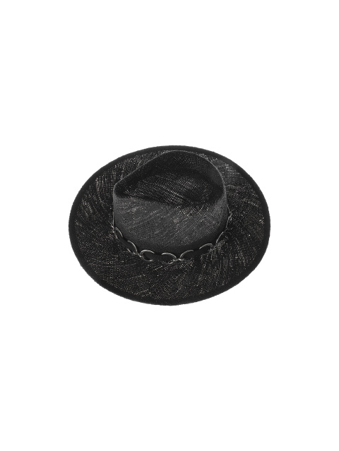 Соломенная шляпа с черной отделкой и цепью, 1