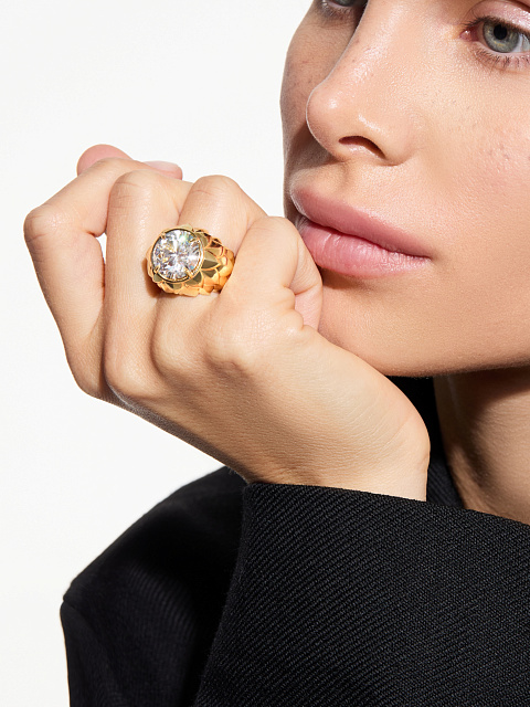 Кольцо “Dragon” из желтого золота с бриллиантом LG, 9