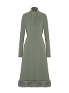 Платье-миди серо-зеленого цвета, воротник-стойка с драпировкой, юбка трапеция, мех норки по низу