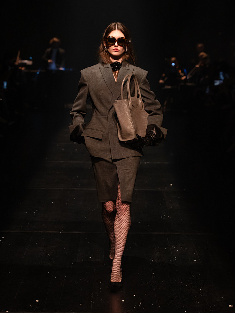 Look #2, 1 Look #2, 1