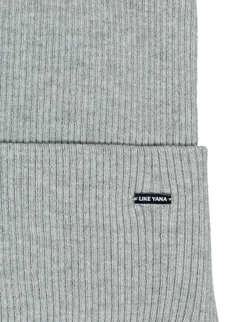 Серая вязаная шапка в рубчик, 3