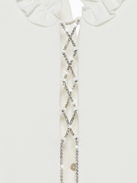 Белый костюм-двойка с фигурным вырезом на спине, 5