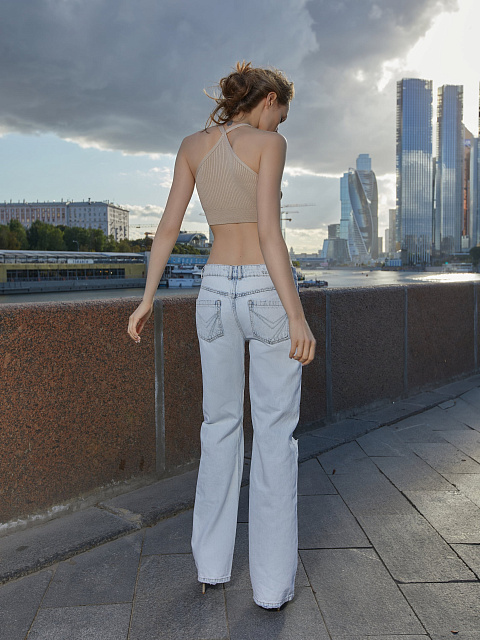 Бежевый вязаный комплект из топа и кардигана с белыми пуговицами, 7