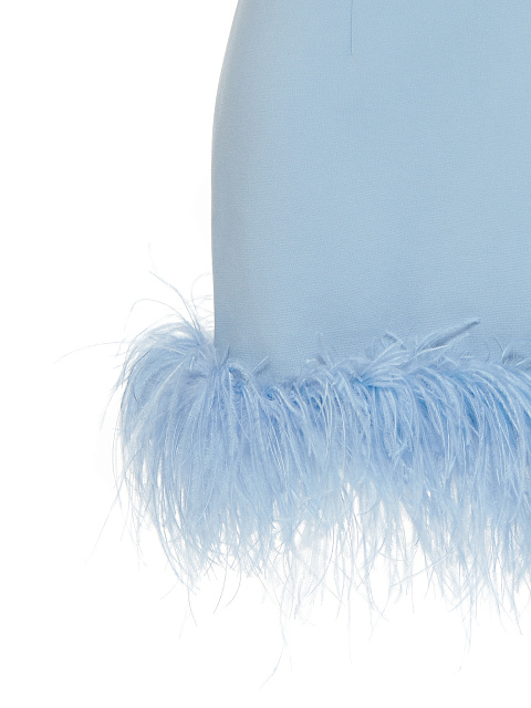 Голубое платье-мини с вырезом-каплей и боа, 3