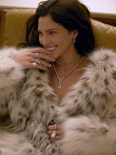 Серьги из белого золота с голубым бриллиантом, 4