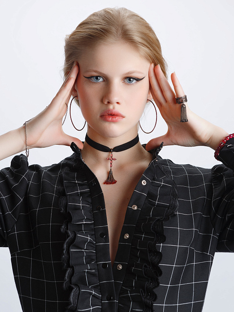 Кольцо-кисть из черненого золота с бриллиантами, 3 Кольцо-кисть из черненого золота с бриллиантами, 3