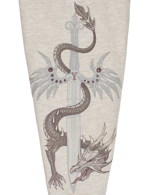 Светло-бежевый костюм с драконами и мечами на рукавах, 3 Светло-бежевый костюм с драконами и мечами на рукавах, 3