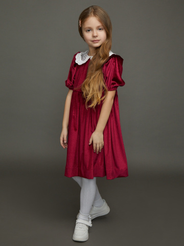 Бордовое детское платье из бархата с кружевным воротником, 1