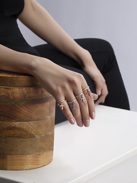 Кольцо с подвеской-крестом из золота с рубинами круглой огранки, 2 Кольцо с подвеской-крестом из золота с рубинами круглой огранки, 2