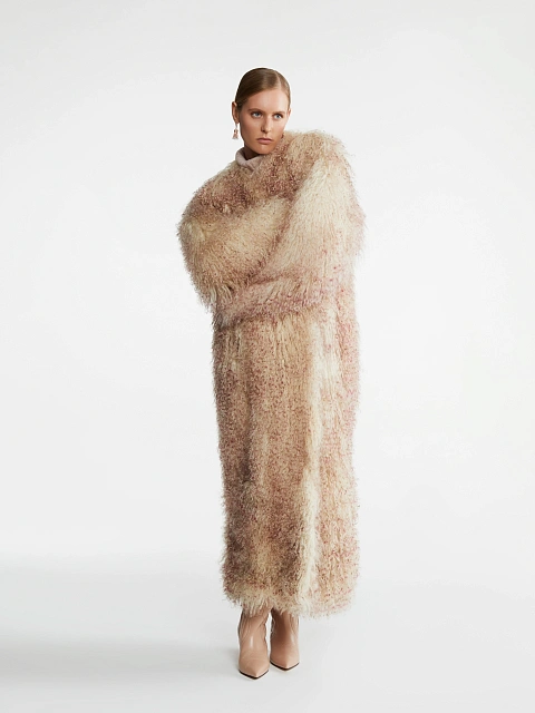 Длинная шуба из меха ламы, 9