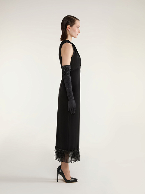 Черное платье-миди с открытыми плечами и бахромой, 5 Черное платье-миди с открытыми плечами и бахромой, 5