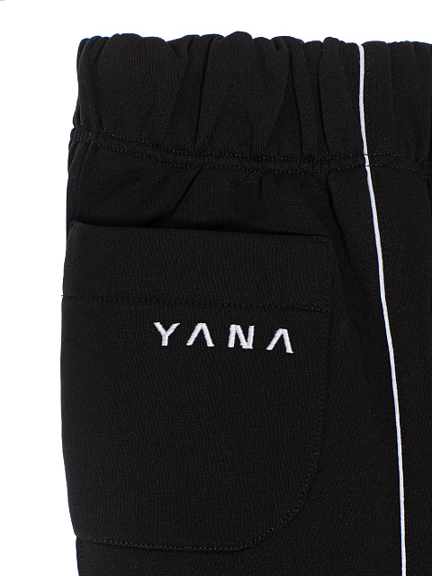 Черный костюм с укороченной толстовкой и вышивкой в виде васильков, 5 Черный костюм с укороченной толстовкой и вышивкой в виде васильков, 5