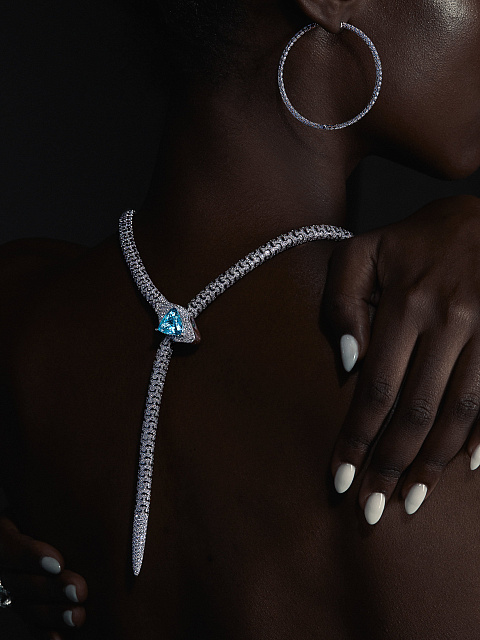 Колье-галстук из белого золота с турмалином параиба, бриллиантами и изумрудами, 7