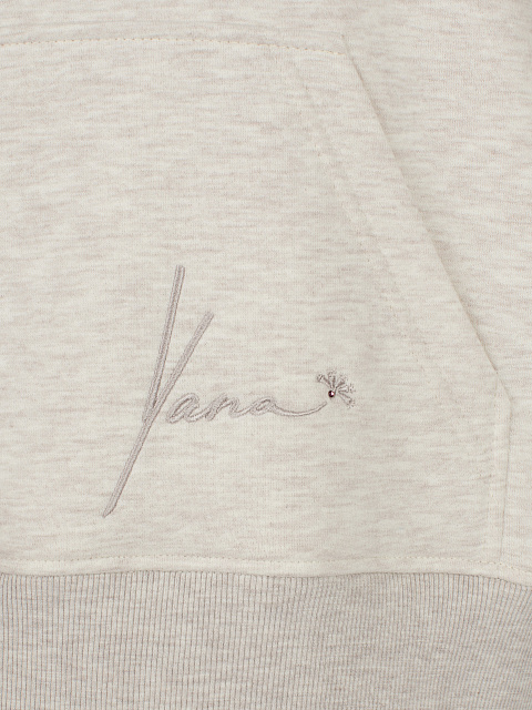 Светло-бежевый костюм с драконами и мечами на рукавах, 4 Светло-бежевый костюм с драконами и мечами на рукавах, 4