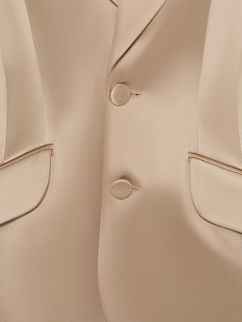 Бежевый шелковый костюм-тройка, 6