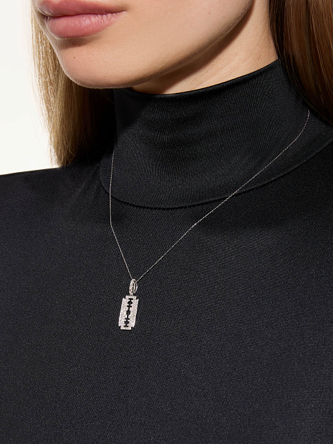 Кулон в виде лезвия из белого золота с бриллиантами, 2 Кулон в виде лезвия из белого золота с бриллиантами, 2