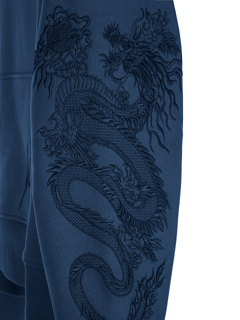 Синий костюм с вышивкой в тон на рукавах, 4