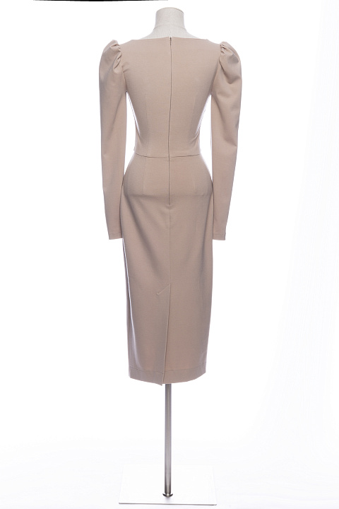 Платье из бежевого трикотажа  джерси, отрезная талия, длинный рукав, чашки, 2