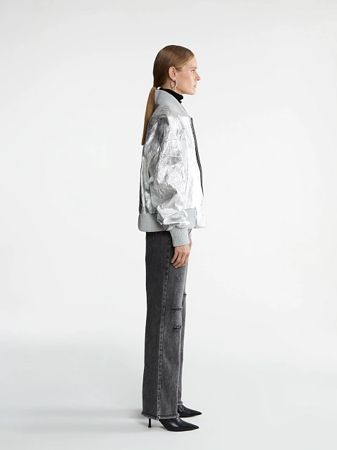 Серебристый бомбер из мятой кожи, 4