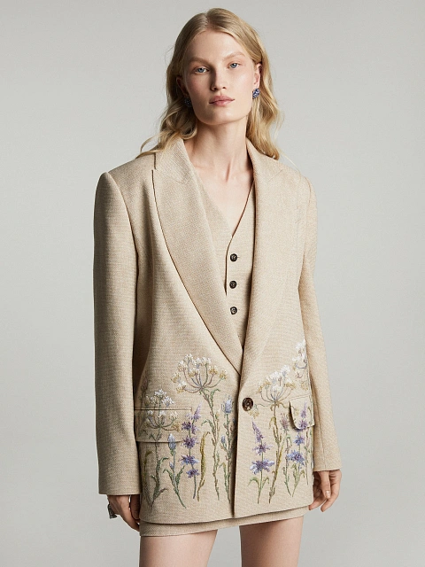 Бежевый костюм-тройка с цветочной вышивкой, 1