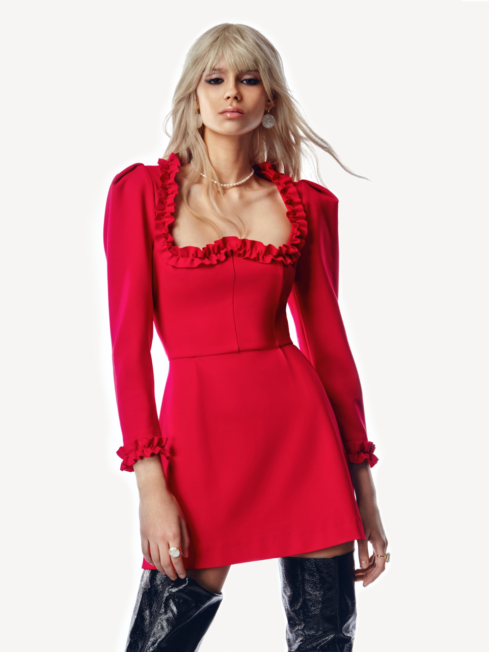 Красное платье-мини с рюшами, 1