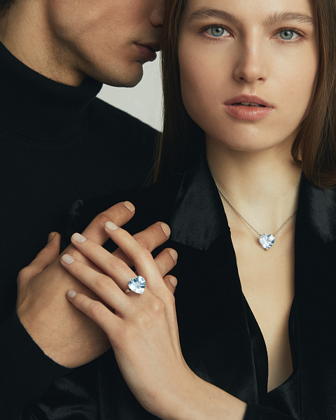 Колье с кулоном из белого золота с топазом Sky Blue огранки «сердце», 3 Колье с кулоном из белого золота с топазом Sky Blue огранки «сердце», 3