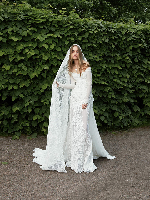 Белое корсетное платье из кружева со шлейфом, 6