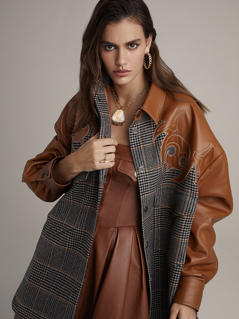 Коричневая рубашка из шерсти с узором и отделкой из кожи, 5 Коричневая рубашка из шерсти с узором и отделкой из кожи, 5