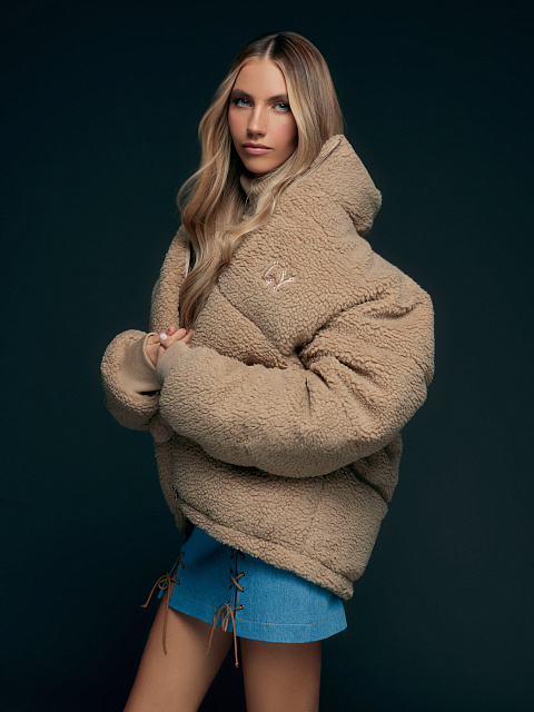 Бежевый пуховик из эко-меха, 5