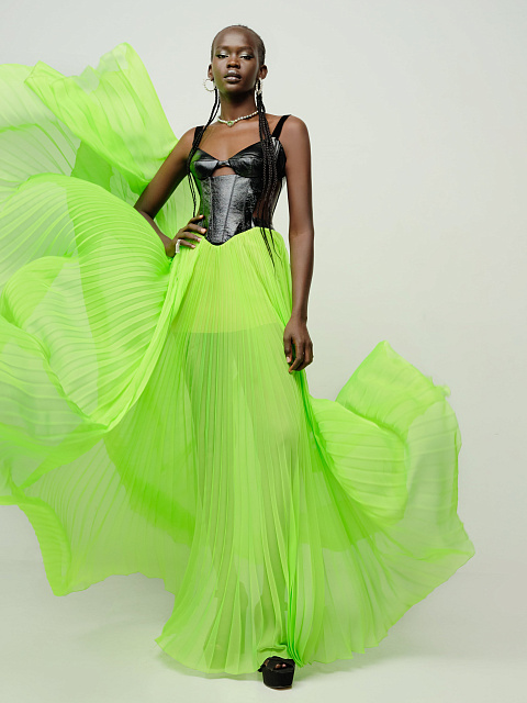 Черное кожаное платье-макси с плиссировкой, 4