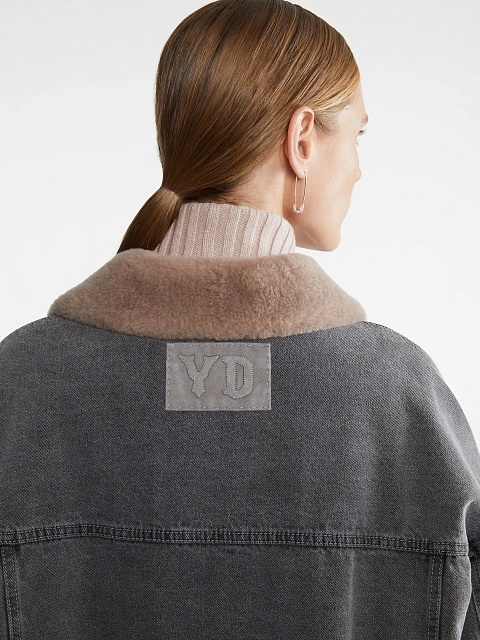 Серая джинсовая куртка с коричневым подкладом из овчины, 11