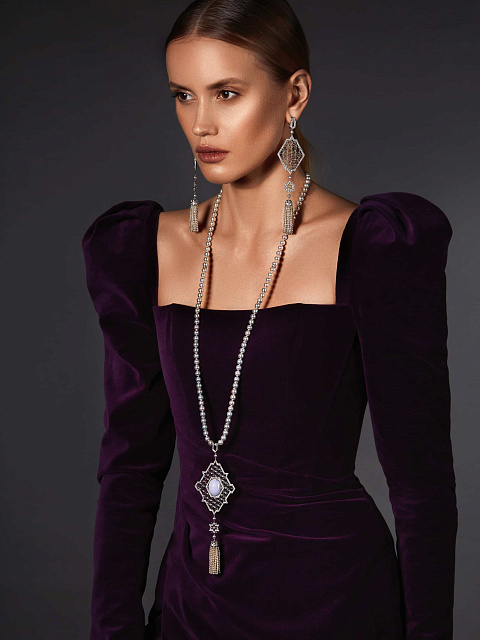 Колье из палладия золота с кулоном-кистью из жадеита и жемчугом Акойя, 2 Колье из палладия золота с кулоном-кистью из жадеита и жемчугом Акойя, 2