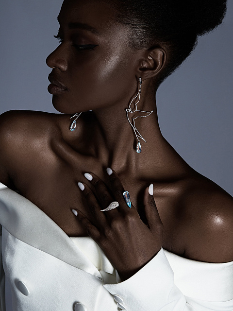 Кольцо из белого золота с аквамарином и бриллиантами, 5 Кольцо из белого золота с аквамарином и бриллиантами, 5