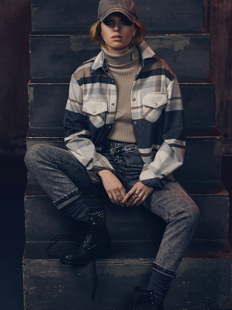 Бежевая трикотажная водолазка в рубчик, 4