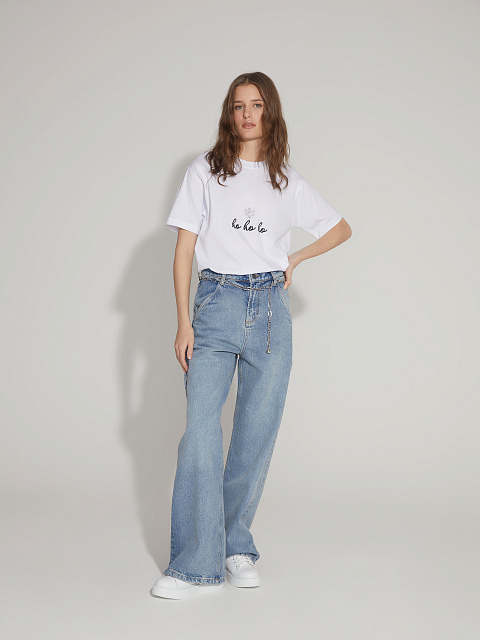 Белая футболка из хлопка с вышивкой и стразами, 5