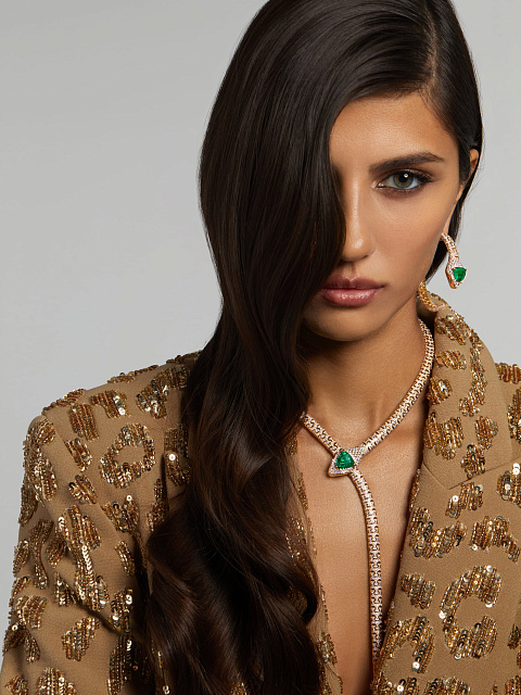 Хупсы из золота с изумрудами огранки «триллион» и бриллиантами, 8 Хупсы из золота с изумрудами огранки «триллион» и бриллиантами, 8