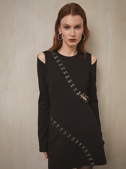 Черное платье-мини с разрезами, 5