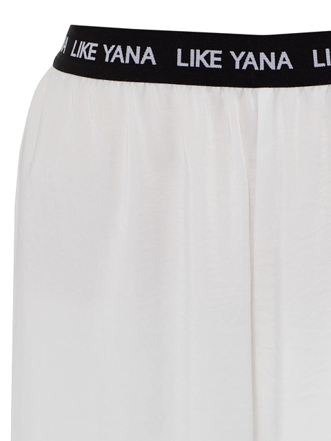 Белый атласный комплект из топа и брюк, 4 Белый атласный комплект из топа и брюк, 4