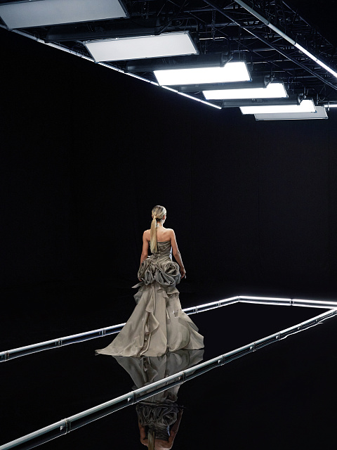 Бежевое платье-макси из органзы, 6