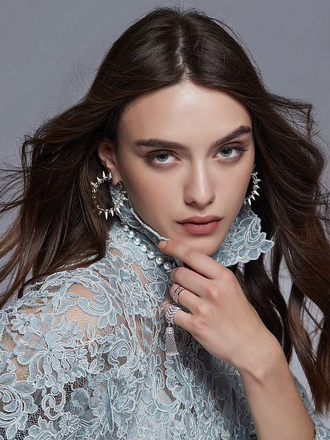 Хупсы из белого золота с бриллиантами круглой огранки, 4