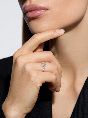 Кольцо из белого золота с бриллиантами, 1 Кольцо из белого золота с бриллиантами, 1