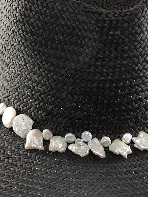 Черная соломенная шляпа с отделкой из жемчуга, 4 Черная соломенная шляпа с отделкой из жемчуга, 4