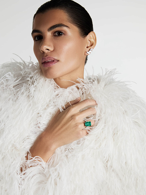 Пусеты из белого золота с бриллиантами в огранке «маркиз», 4