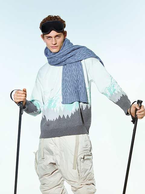 Бело-бирюзовый свитер с рисунком в виде гор, 4